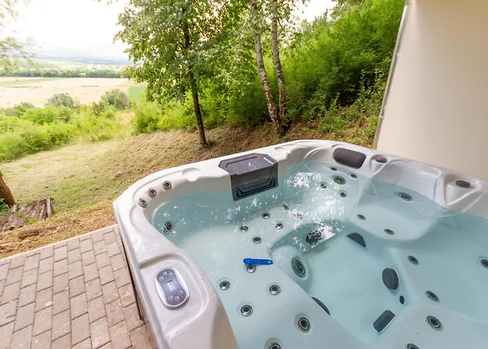 Hilltop Wellness Haven W Ac & Jacuzzi By Nw Apartament *