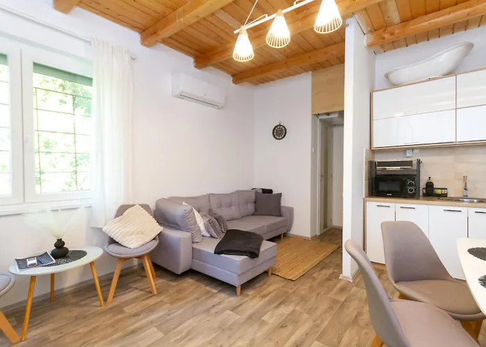 Hilltop Wellness Haven W Ac & Jacuzzi By Nw Apartment *